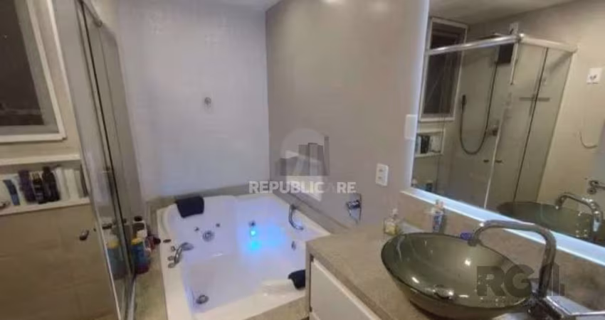 Apartamento para Venda- 3 quartos, 2 banheiros, sacada, banheira com hidro- Cent
