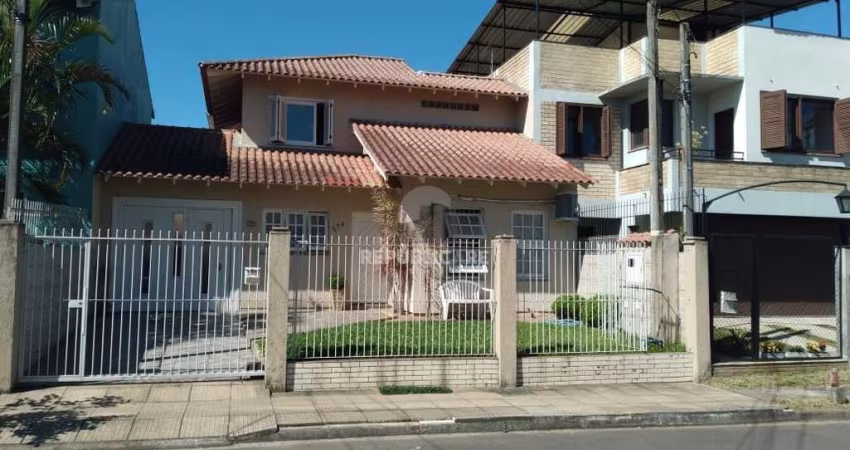Sobrado 3 dormitórios à venda Parque da Matriz Cachoeirinha/RS