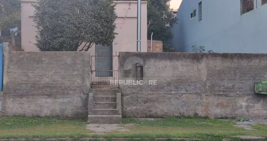 Terreno com 300 m² por R$ 350.000,00 na Rua Doutor Hector Acosta nº 202 - Centro
