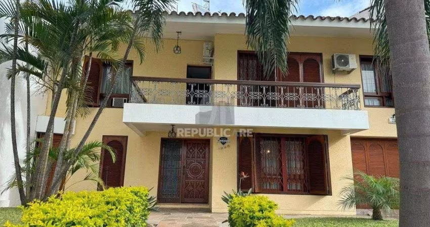 Casa com 4 dormitórios (1 sendo suíte) por R$ 2.800.000,00 na Rua Vasco Alves nº