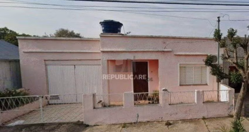 Casa com 2 dormitórios por R$ 220.000,00 na Rua Oreste M. Ferreira nº 45- Prado-