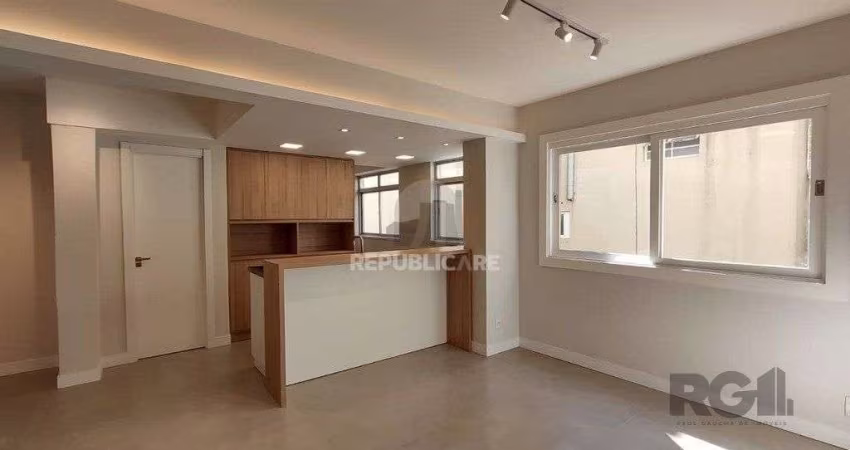 Apartamento semi mobiliado, 67m², 2 dormitórios, 1 vaga no bairro Petrópolis