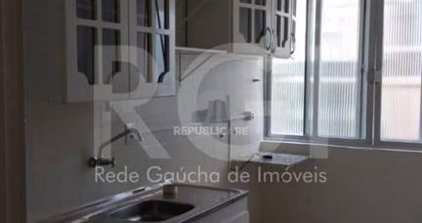 Apartamento 2 quartos, 2 vagas garagem, semi-mobilado na Praia de Belas!