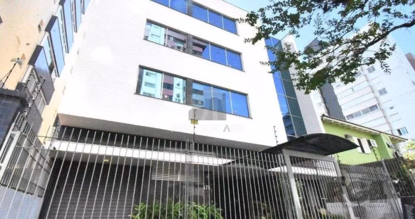 Sala de frente com vaga