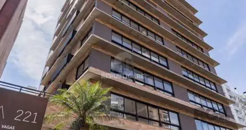 Apartamento para Venda - 130.07m², 3 dormitórios, sendo 3 suites, 3 vagas - Petr