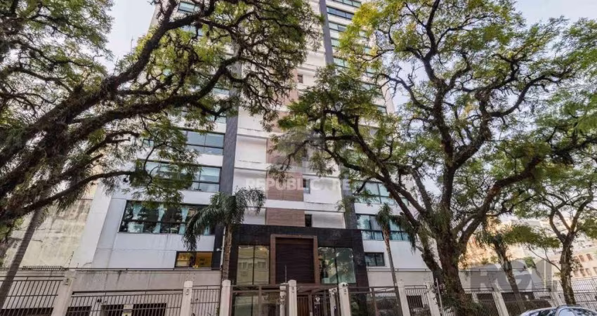 Apartamento de três quartos, suíte e duas vagas de garagem no bairro Rio Branco