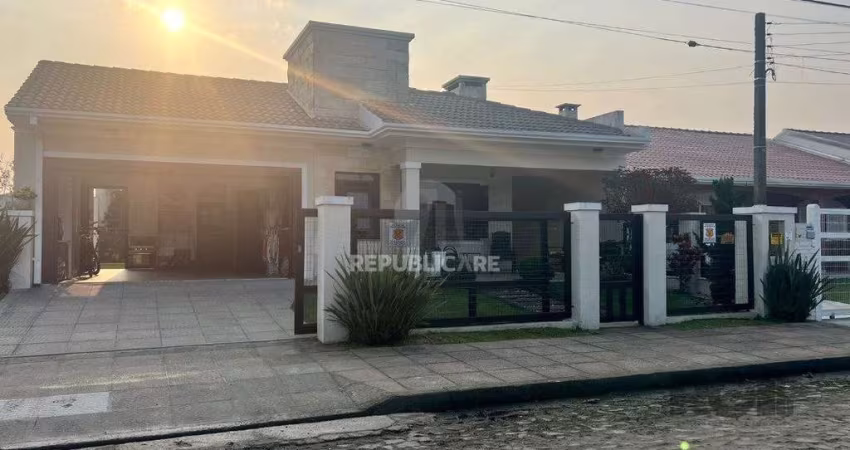 Casa 3 dormitórios à venda Centro Xangri-Lá/RS