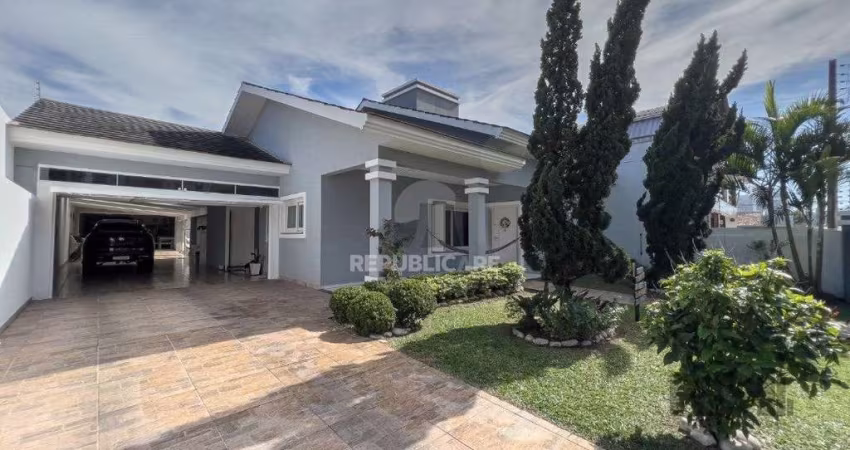 Casa Térrea mobiliada com 5 dormitórios 350m² de área - Navegantes - Capão da Ca