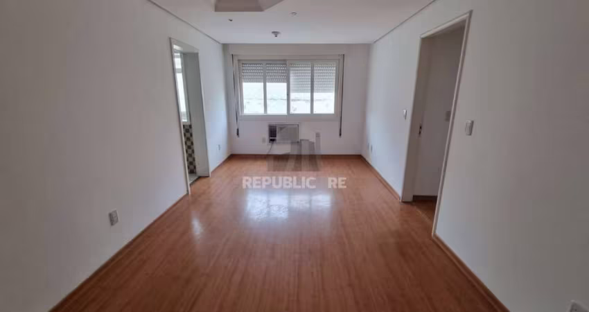 Apartamento 02 Dormitórios e 01 Vaga Próximo a Avenida Ipiranga