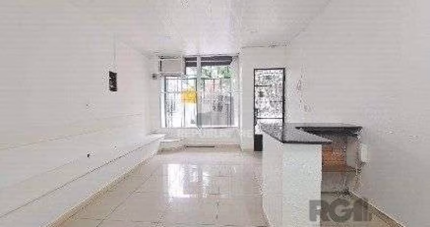 Loja Comercial na Rua Duque de Caxias - Centro Histórico, com 130,00m² privativo