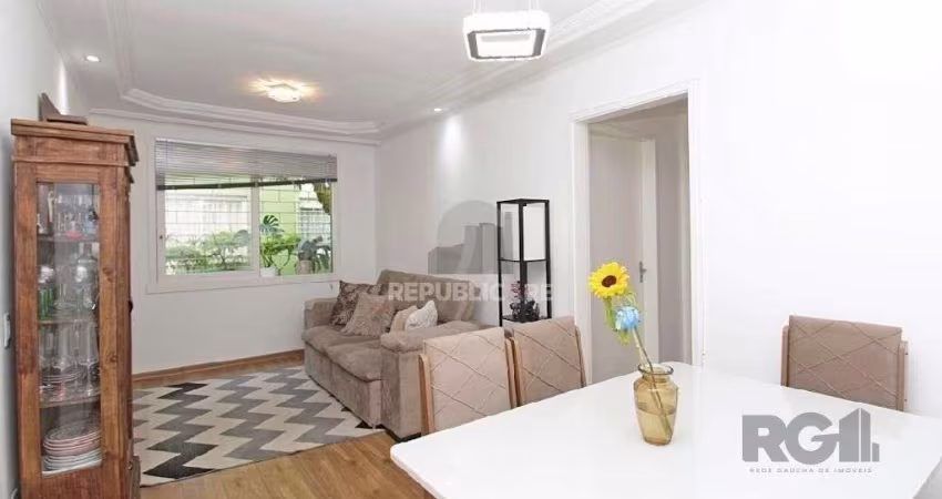 Apartamento 2 dormitórios, vaga de garagem, no bairro Camaquã, Porto Alegre/RS.