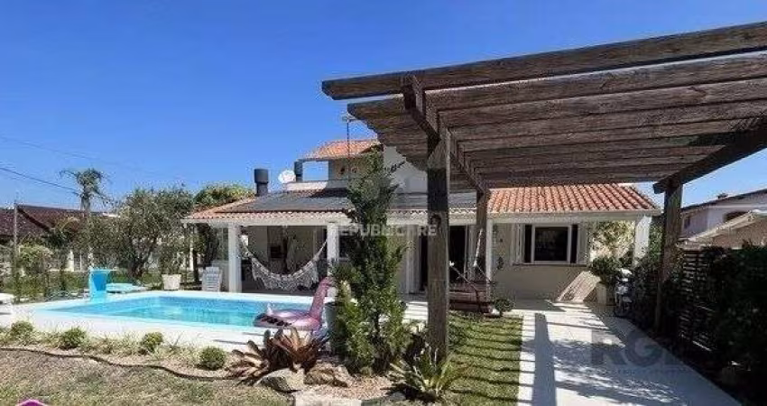 Casa 4 dormitórios à venda Centro Imbé/RS