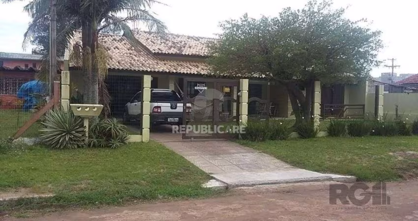 Casa 3 dormitórios à venda Centro Imbé/RS