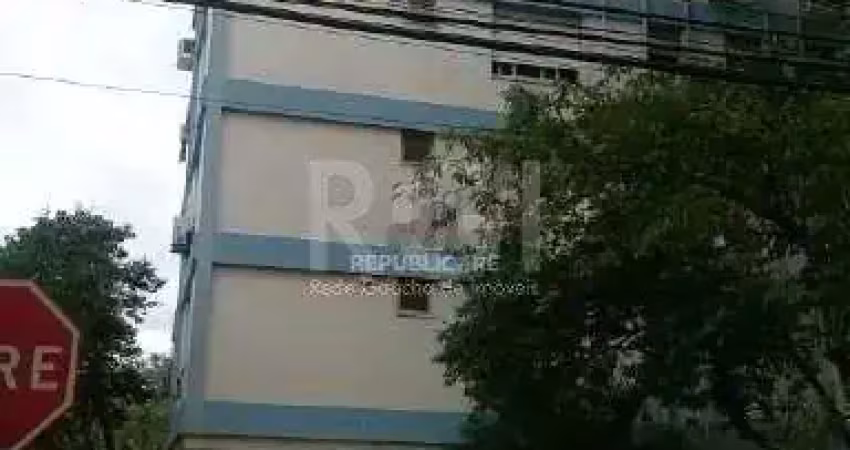 Apartamento à venda no centro histórico, 45 m² com 1 quarto/dormitório disponível.