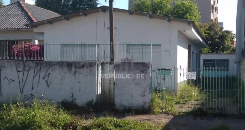 Casa 3 dormitórios, vaga de garagem, Bairro Vila Cachoeirinha