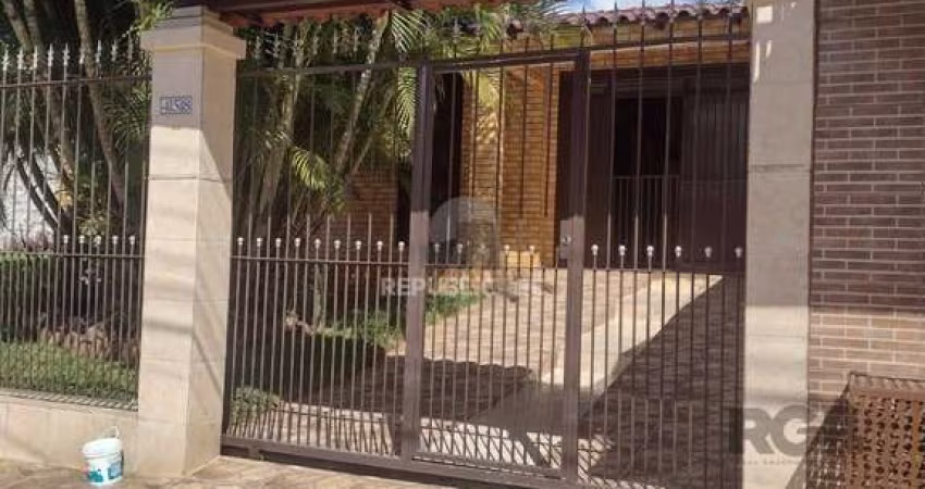 Casa 2 dormitórios, 2 vagas, Bairro Espirito Santo