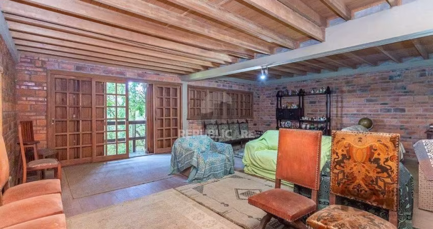 Casa 4 dormitórios, Altos da Vila Nova, Zona Sul, Porto Alegre.