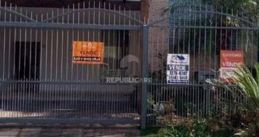 Sobrado 4 dormitórios à venda Hípica Porto Alegre/RS