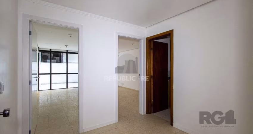 Sala comercial à venda com terraço, banheiro e copa, elevador portaria - Bairro