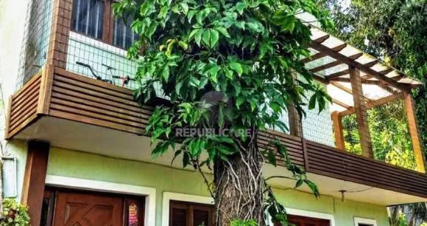Casa para Venda - 200m², 4 dormitórios, sendo 1 suites, 4 vagas - Ipanema