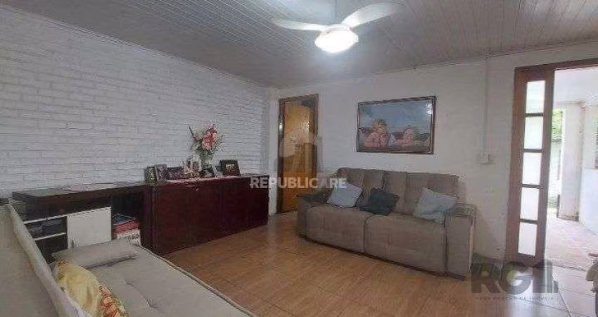 Casa 2 dormitórios à venda Camaquã Porto Alegre/RS