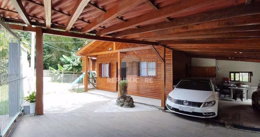 Casa térrea, 2 quartos, edícula com 2 quartos, pático, piscina - Bairro Cavalhad