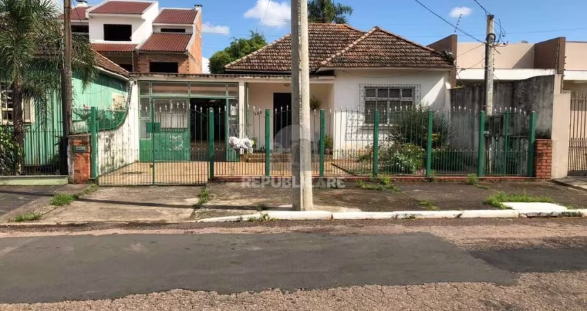 Casa para Venda - 220m², 4 dormitórios, 2 vagas - Fátima