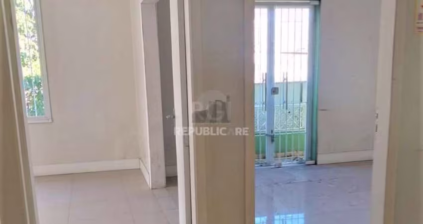 Casa Comercial para Venda - 250m², 0 dormitórios, 10 vagas - Glória