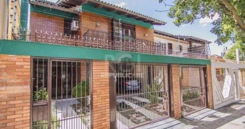 Casa para Venda - 445m², 3 dormitórios, sendo 3 suites, 2 vagas - Santana