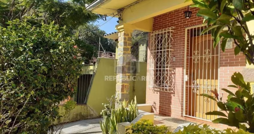 Casa para Venda - 360m², 3 dormitórios, sendo 1 suites, 4 vagas - Santana