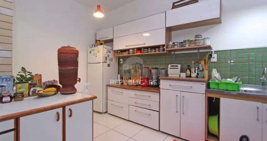 Apartamento para Venda - 70m², 2 dormitórios, Menino Deus