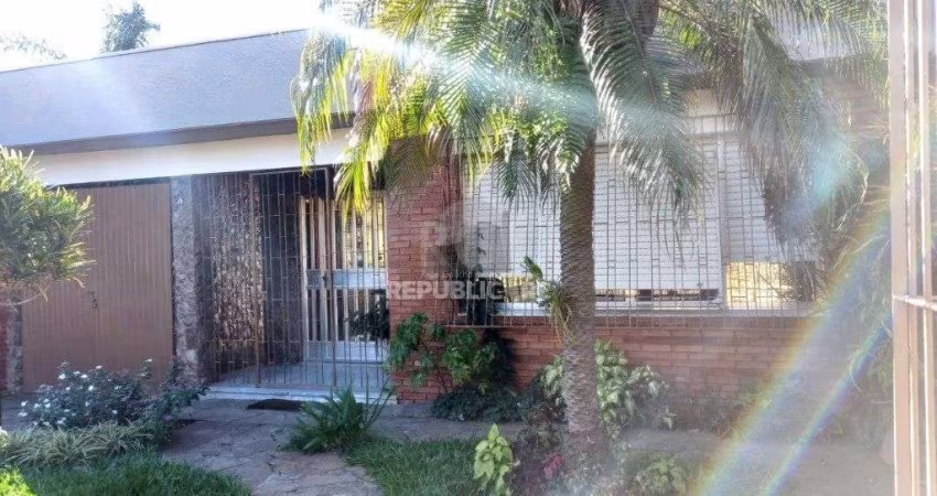 Casa para Venda - 217m², 3 dormitórios, sendo 1 suites, 4 vagas - Morro Santana