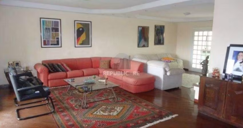 Casa para Venda - 400m², 4 dormitórios, sendo 1 suites, 4 vagas - Jardim Sabará