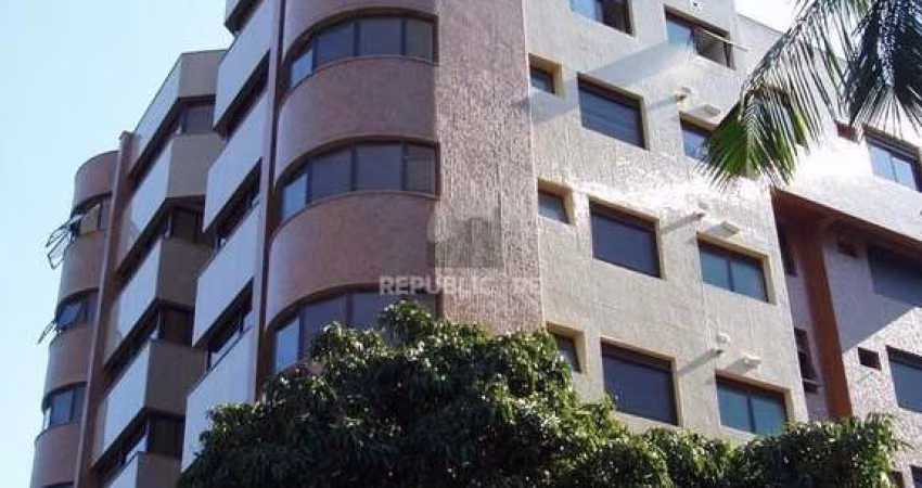 Apartamento para Venda - 279m², 3 dormitórios, sendo 1 suites, 4 vagas - Boa Vis