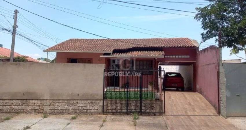 Casa para Venda - 52.5m², 2 dormitórios, 2 vagas - Bom Sucesso