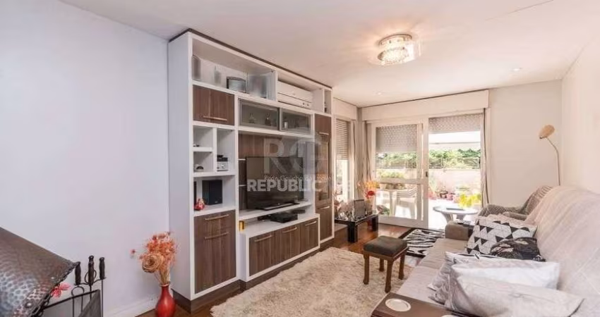 Cobertura para Venda - 180m², 3 dormitórios, sendo 1 suites, 1 vaga - Petrópolis