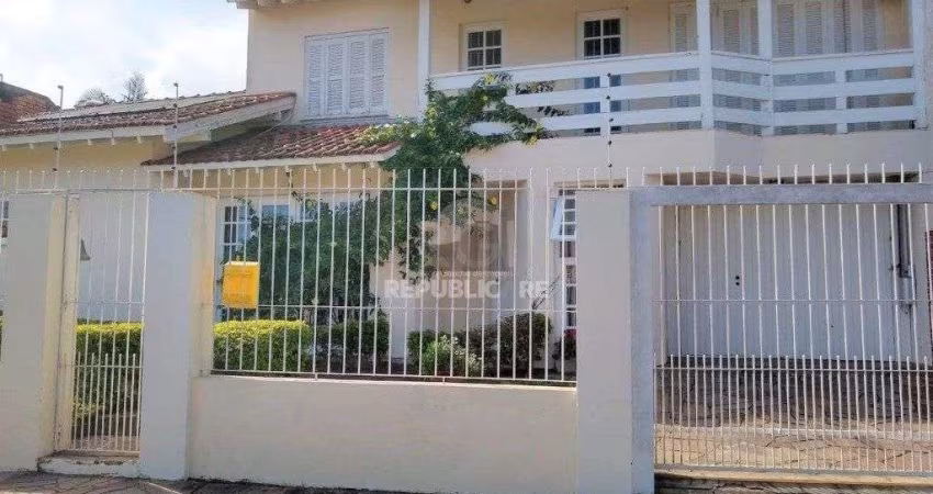 Casa para Venda - 264m², 3 dormitórios, sendo 1 suites, 3 vagas - Vila Nova