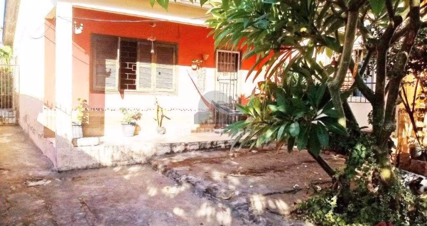 Casa para Venda - 140m², 3 dormitórios, sendo 1 suites, 2 vagas - Morro Santana