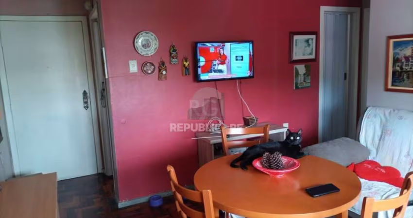 Apartamento para Venda - 50.37m², 2 dormitórios, 1 vaga - Cristal, Porto Alegre