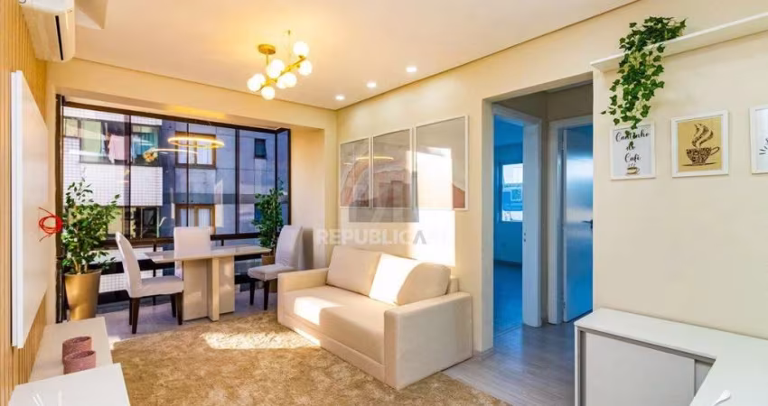 Apartamento para Venda - 62.17m², 2 dormitórios, 1 vaga - Petrópolis