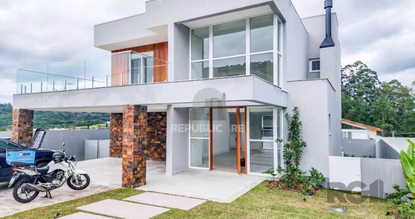 Casa Condominio para Venda - 292m², 4 dormitórios, sendo 4 suites, 2 vagas - Alp