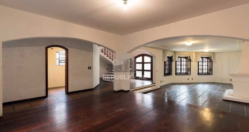 Casa para Venda - 430m², 4 dormitórios, sendo 1 suites, 5 vagas - Cristal