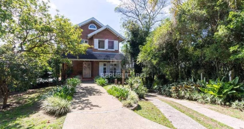 Casa para Venda - 352.19m², 4 dormitórios, sendo 1 suites, 4 vagas - Belém Novo