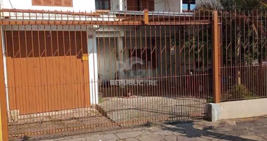 Casa para Venda - 180m², 3 dormitórios, sendo 1 suites, 2 vagas - Vila Nova