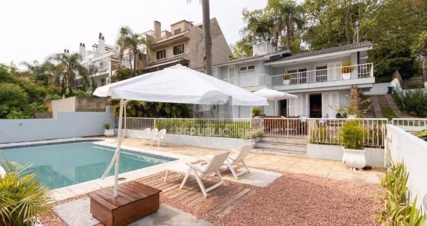 Casa para Venda - 312m², 5 dormitórios, sendo 3 suites, 6 vagas - Vila Conceição