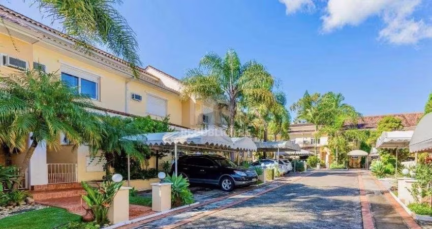 Casa Condominio para Venda - 210m², 3 dormitórios, sendo 3 suites, 1 vaga - Tris