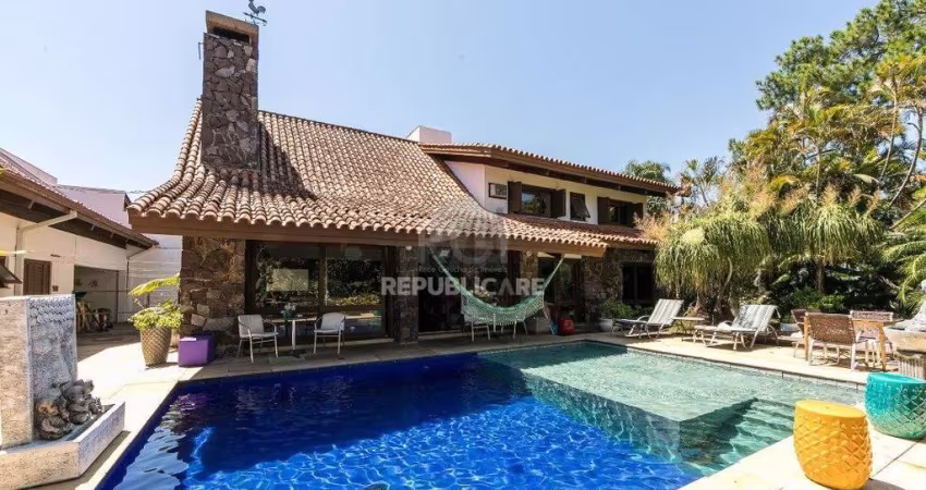 Casa para Venda - 370m², 5 dormitórios, sendo 2 suites, 7 vagas - Vila Assunção