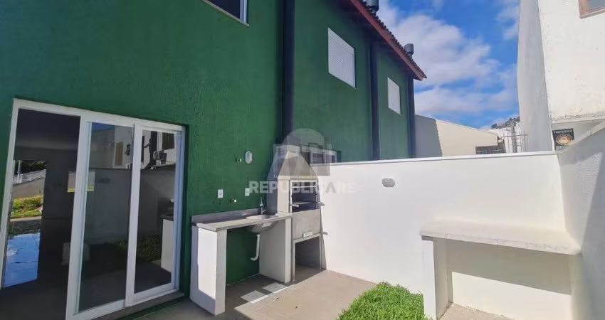 Casa para Venda - 74.67m², 2 dormitórios, sendo 1 suites, 1 vaga - Guarujá/ Port