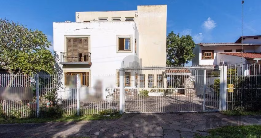 Casa para Venda - 380m², 4 dormitórios, sendo 1 suites, 4 vagas - Vila Assunção