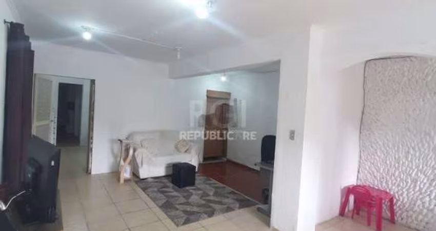 Casa para Venda - 226.9m², 5 dormitórios, sendo 2 suites, 5 vagas - Teresópolis